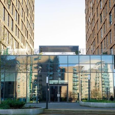 Modern Trafford 1Br Apartment-Free Parking-Cinema Room Манчестър Екстериор снимка